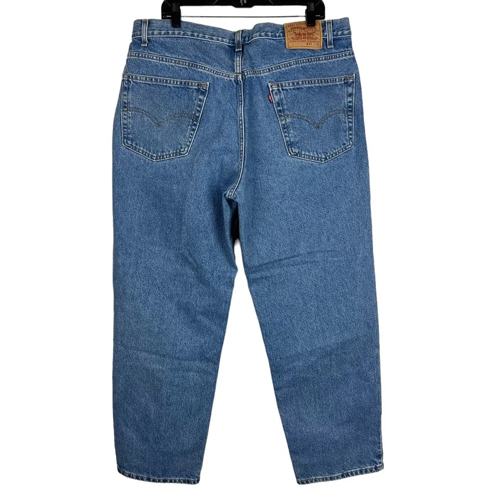 LEVIS MEN SIZE 40x30 (38x29 Actual) RELAXED STRAIGHT LEG MEDIUM‎ WASH JEANS
